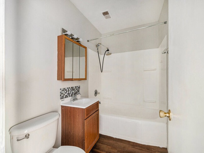 Photo - 2422 1/2 S 16th St Unit #9