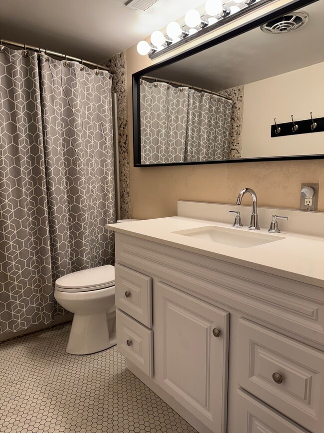 Photo - 2908 Monterey Ave SE