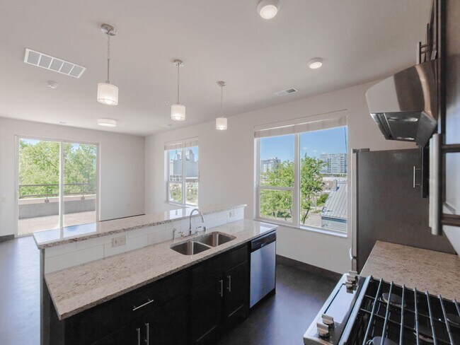 Photo - 315 S Paterson St Unit 300