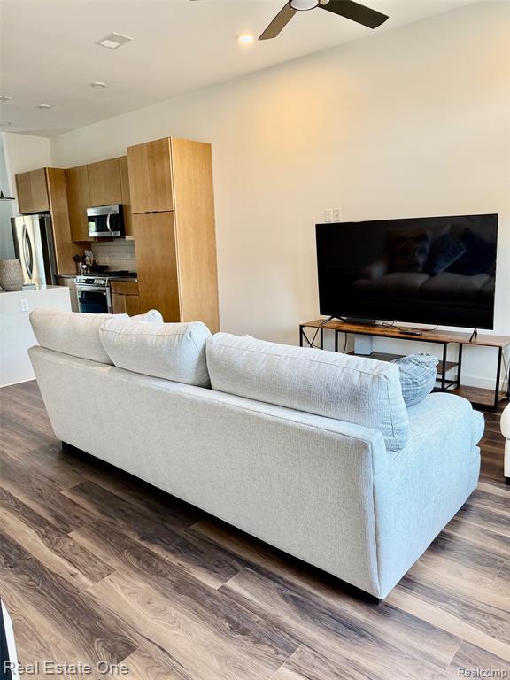 Photo - 1547 Pallister St Unidad 11