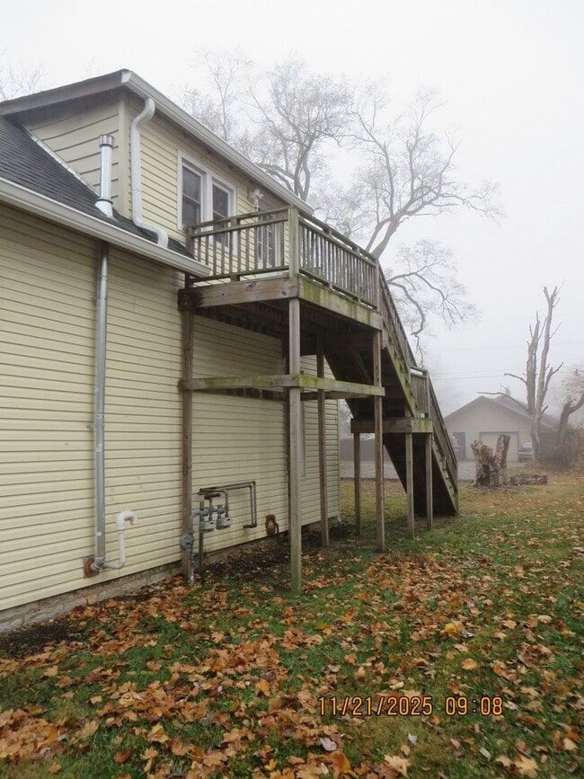 Building Photo - 919 Walnut St Unit B