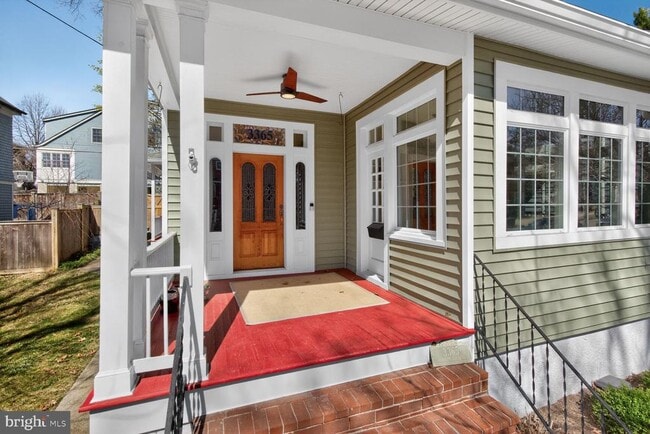 Building Photo - 3365 Runnymede Pl NW