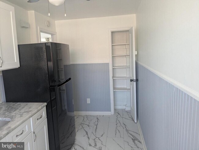 Photo - 1327 E Weaver St