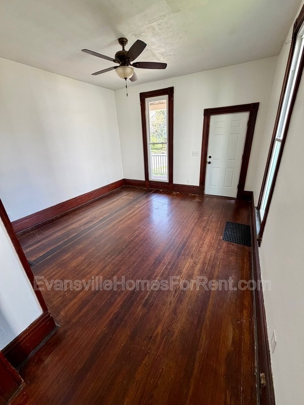 Photo - 924 SE 6th St