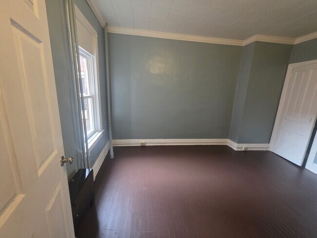 635 W Princess St