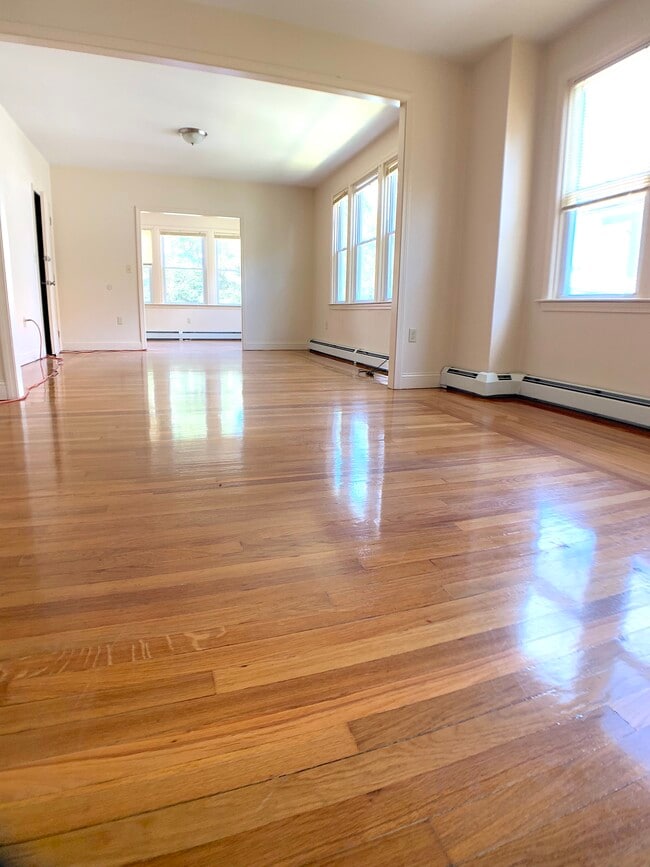 Building Photo - 134 Lenox Ave Unit 2nd Floor