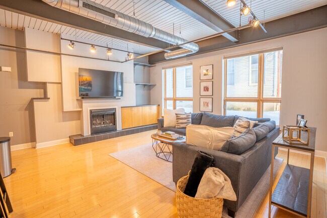 Photo - 75 Maple St Unidad 102