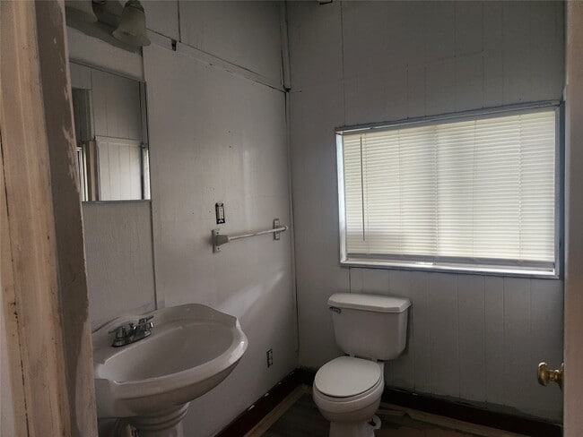 Photo - 4439 13th St