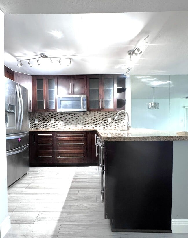 Photo - 2311 S Cypress Bend Dr Unit 117