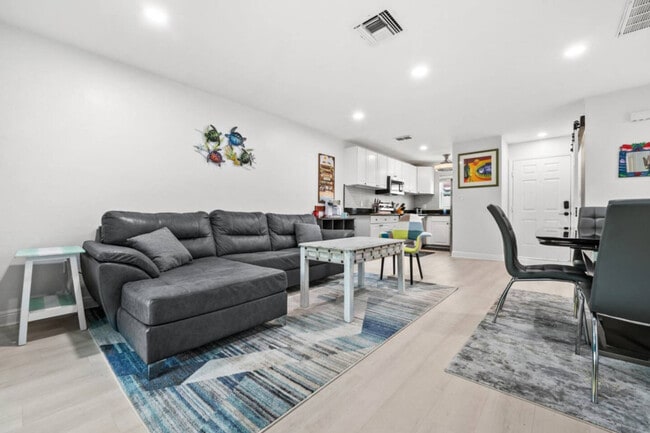 Photo - 1019 SE 40th St Unidad ID1334306P