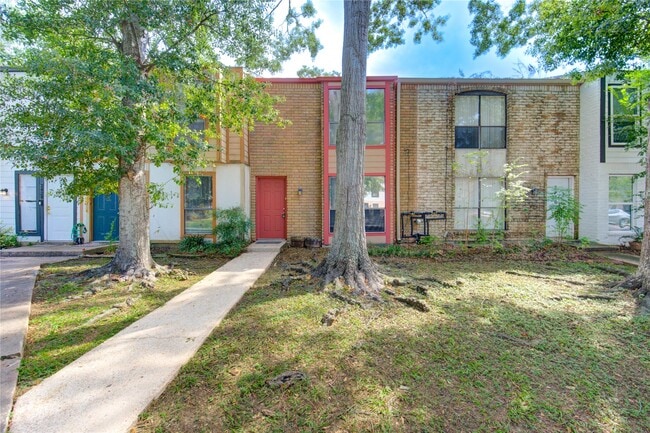 Building Photo - 2420 Miramar Ct Unit 2420