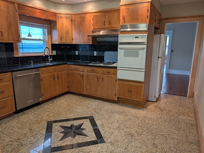 Building Photo - 759 Boylston St Unit 2