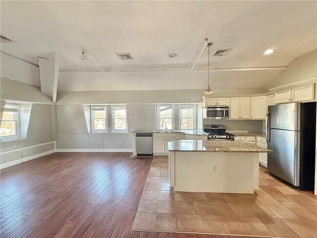 Photo - 23 Peck Ln Unit 3rd floor