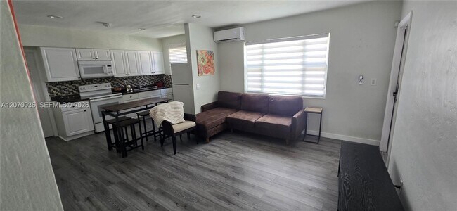 Photo - 1130 NE 111th St Unit 1130