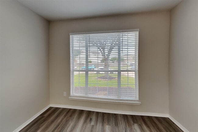 Photo - 1806 Usher Ct