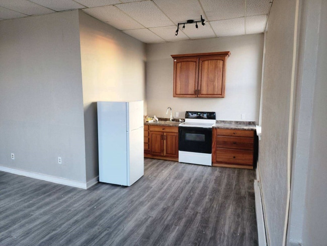 Photo - 80 N Main St Unit 3