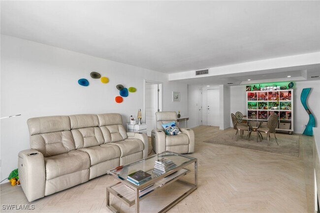 Photo - 4001 Gulf Shore Blvd N Unidad 802