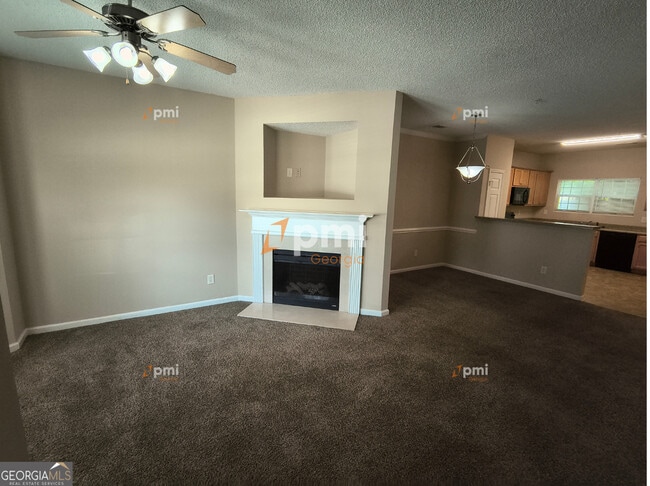 Photo - 163 Chastain Way