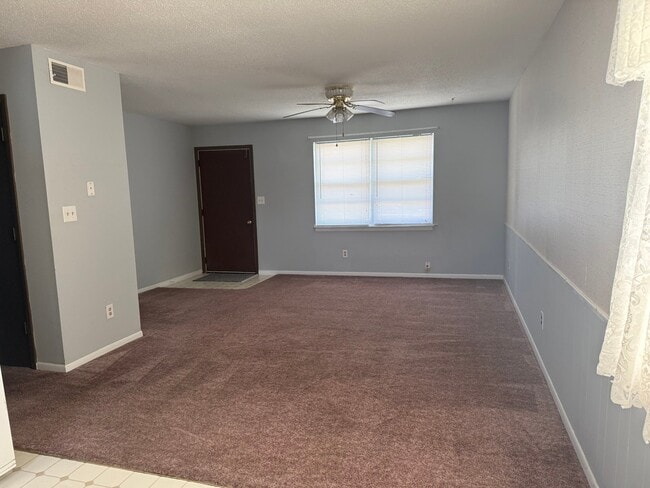 Photo - 202 E Broadway Unit B