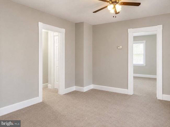 Photo - 807 Wolfe St