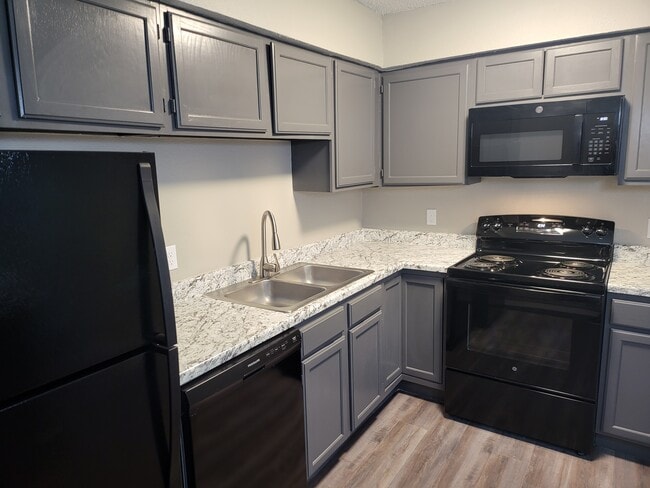 408 Kitchen - Country Creek