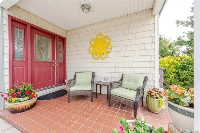 Building Photo - 541 E Park Ave Unit Main