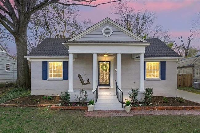 Front at Night - 181 Picardy St