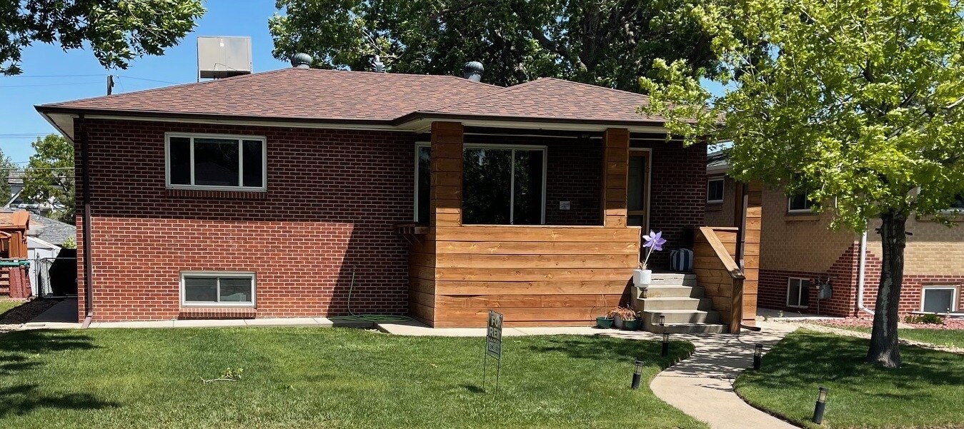 Photo - 2210 Marshall St