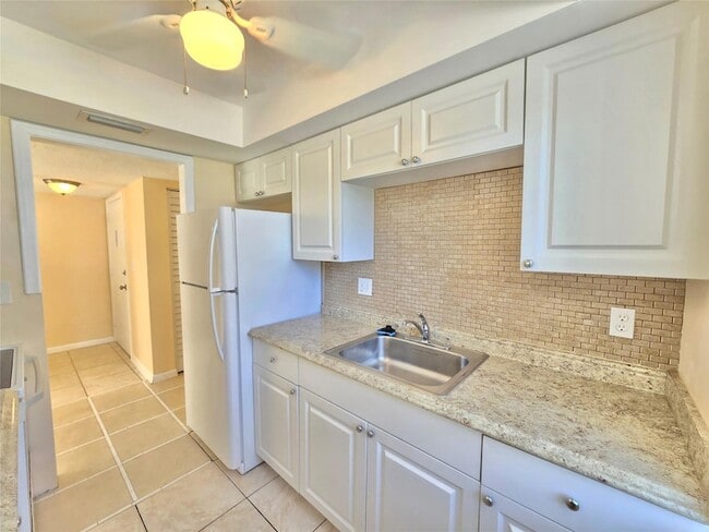 Photo - 104 SE 10th St Unidad 101