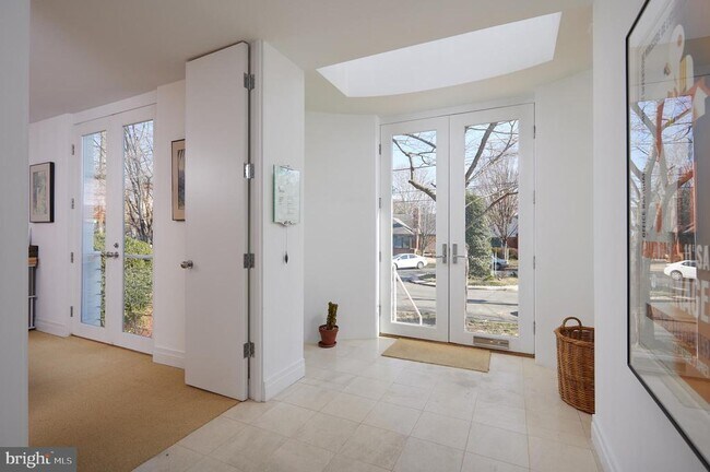 Photo - 4527 Q Pl NW