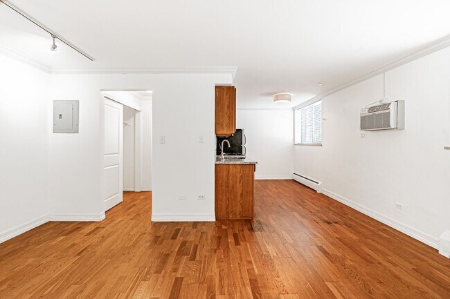 Photo - 1330 Race St