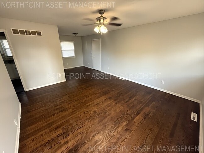 Photo - 3 bed, 1 bath, open layout available now!
