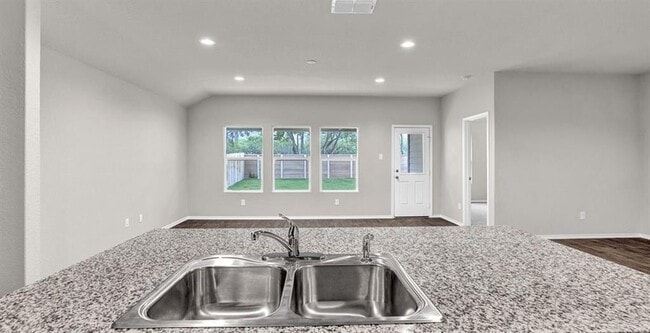Photo - 6008 Roderick Dr