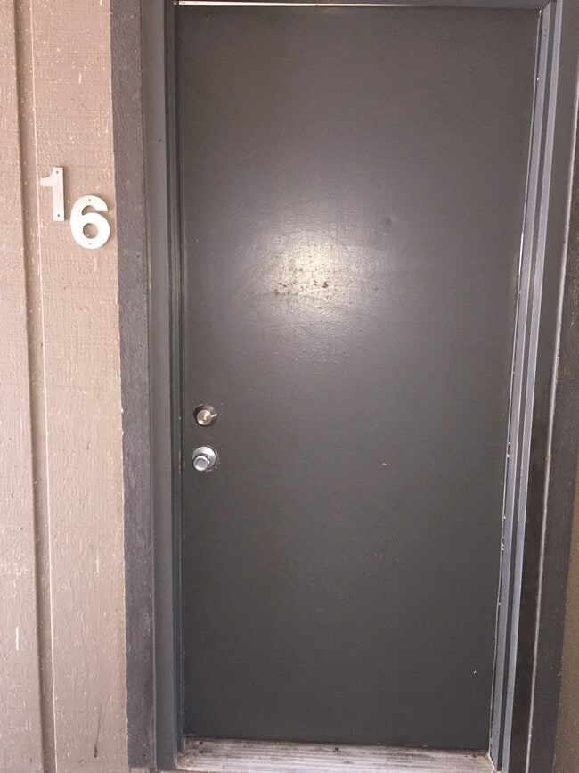 Photo - Robinwood Apartments Unit 16