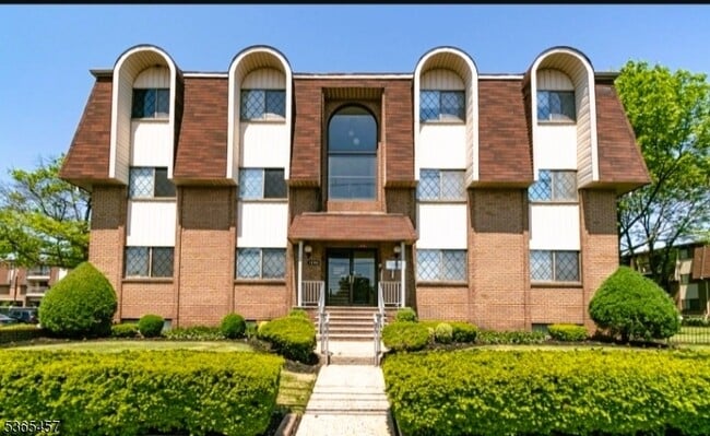 Photo - 1150 W St Georges Ave Apartment