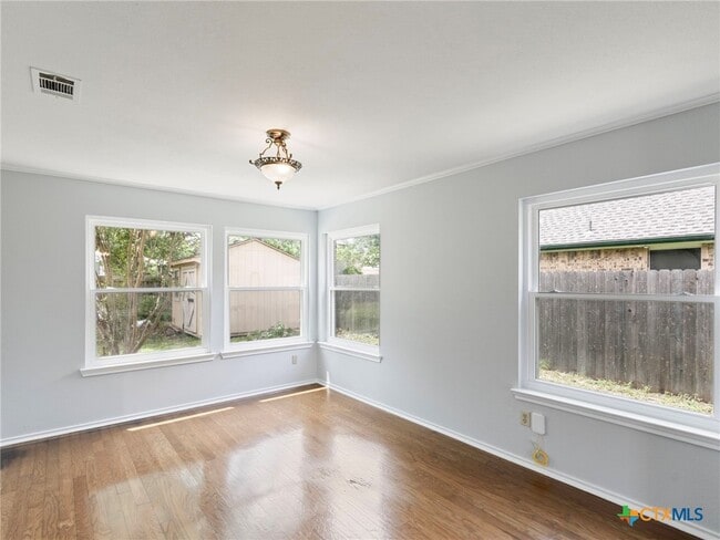 Photo - 410 Steeplechase Dr