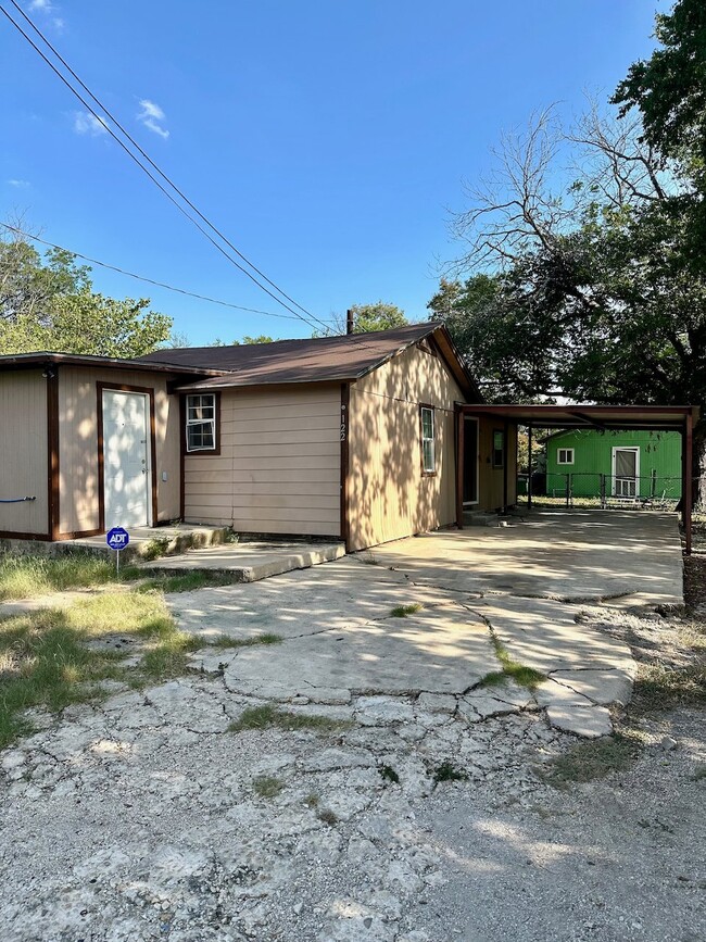 Building Photo - 122 Collins Ct