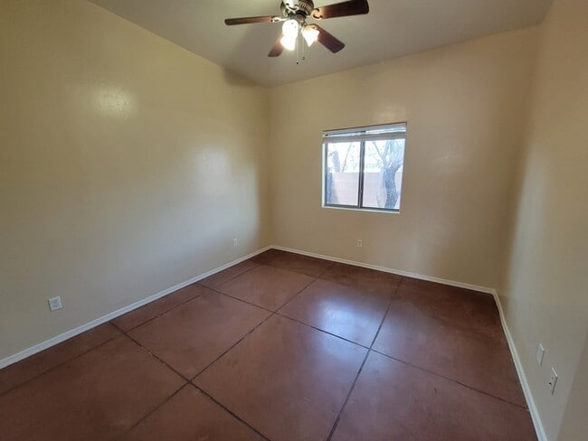 Photo - 3331 E Bermuda St