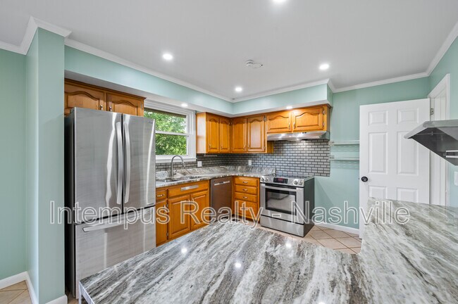 Photo - 7020 Bonnamere Dr