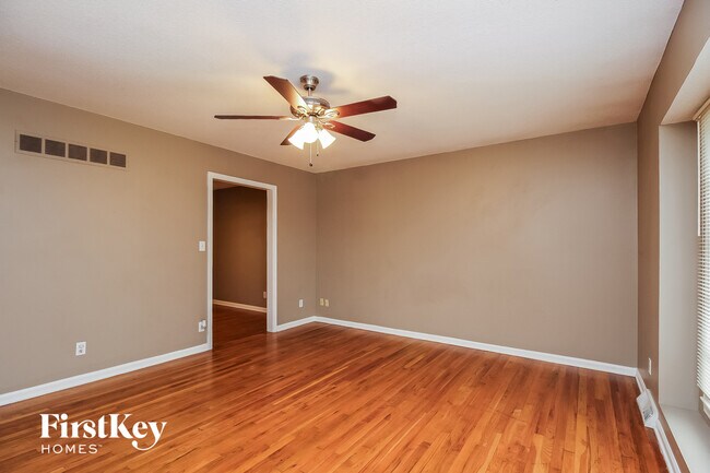 Photo - 704 Melrose St