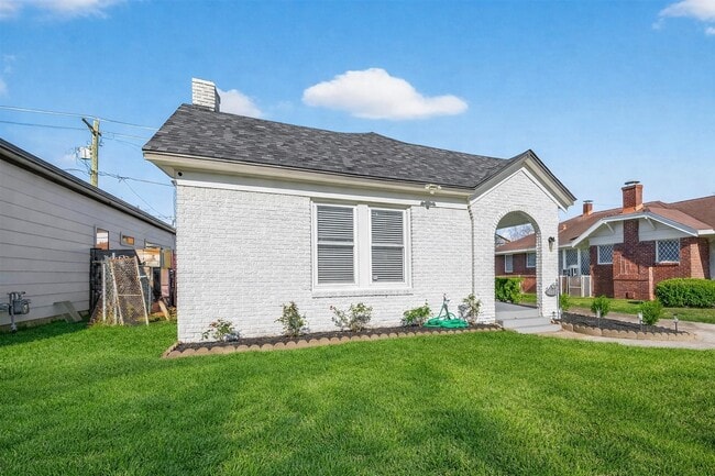 Photo - 2417 Ruth St