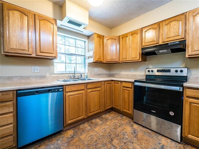 Photo - 1125 NE 46th Ct