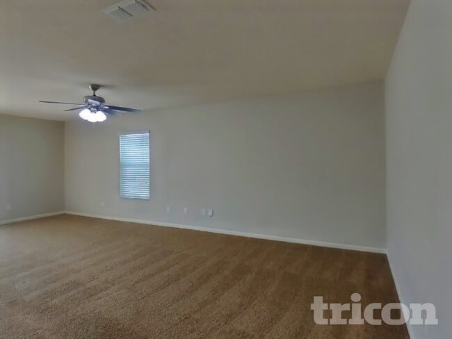 Photo - 464 Harley Dr