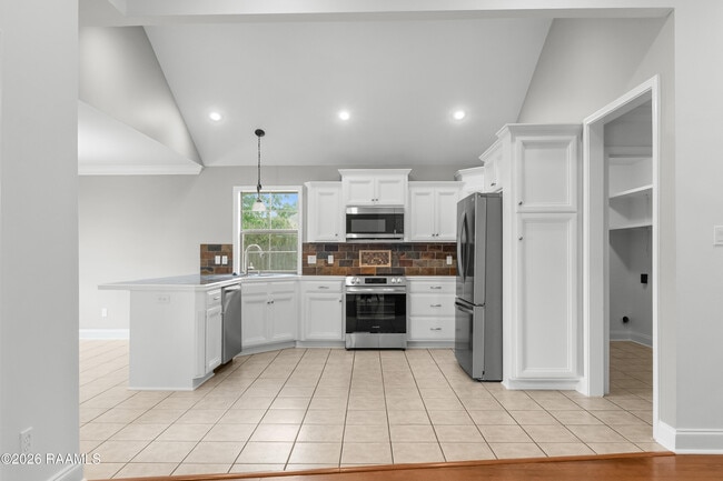Photo - 106 Country Mile Dr