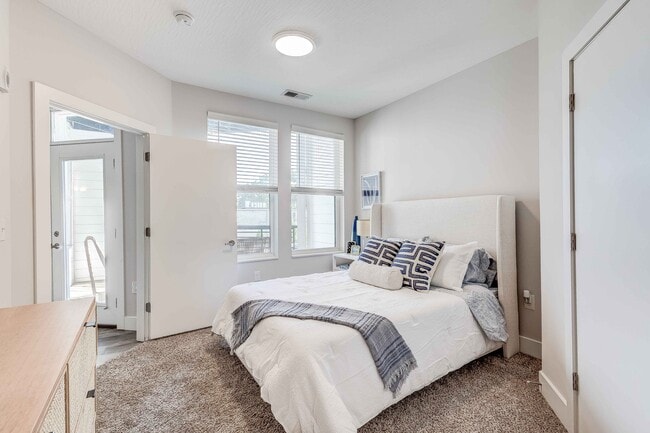 Spacious Bedroom with En Suite Bathroom