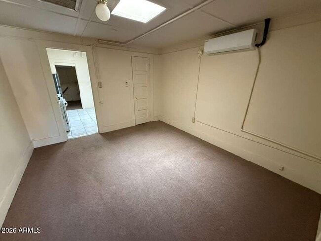 Photo - 830 E 9th St Unidad 3