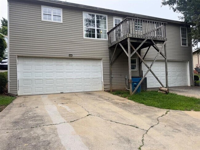 Photo - 2020 Driftwood Cir