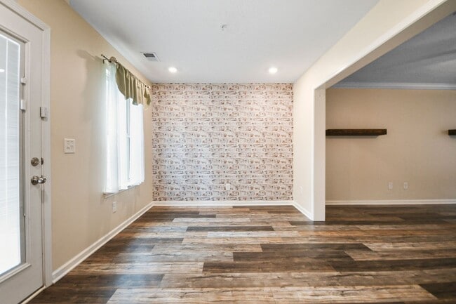 Photo - Pet Friendly Three Bedroom in Pleasant View!