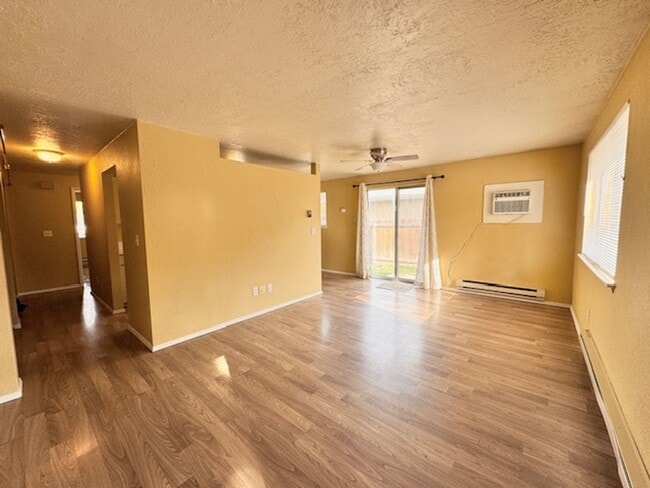 Photo - 2 Bedroom 1 Bathroom Duplex Located on the...