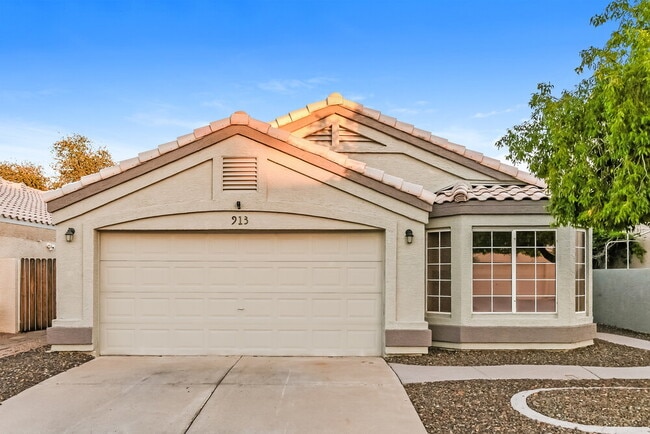 Building Photo - 913 S Scallop Dr